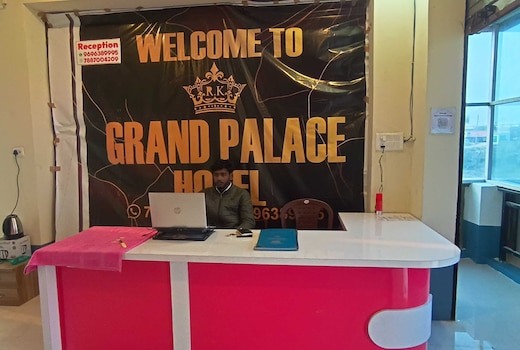 SPOT ON Grand Palace Hotel