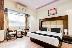 Super Townhouse Oak Sector 25 Gurgaon, Gurgaon