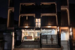 Hotel Pilgrims Inn, Varanasi