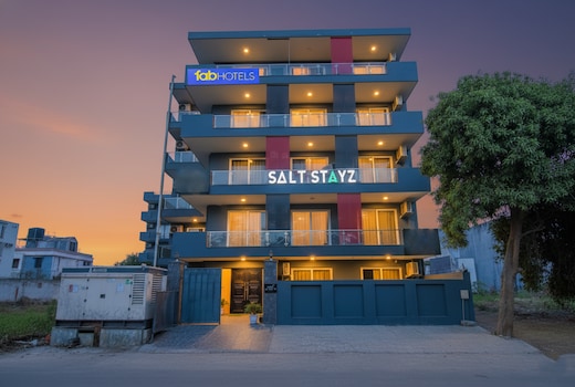 FabHotel Infinity Stays Near Medanta- The Medicity Hospital, Gurugram