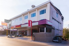 OYO 1977 Harvest Residence, Sikka