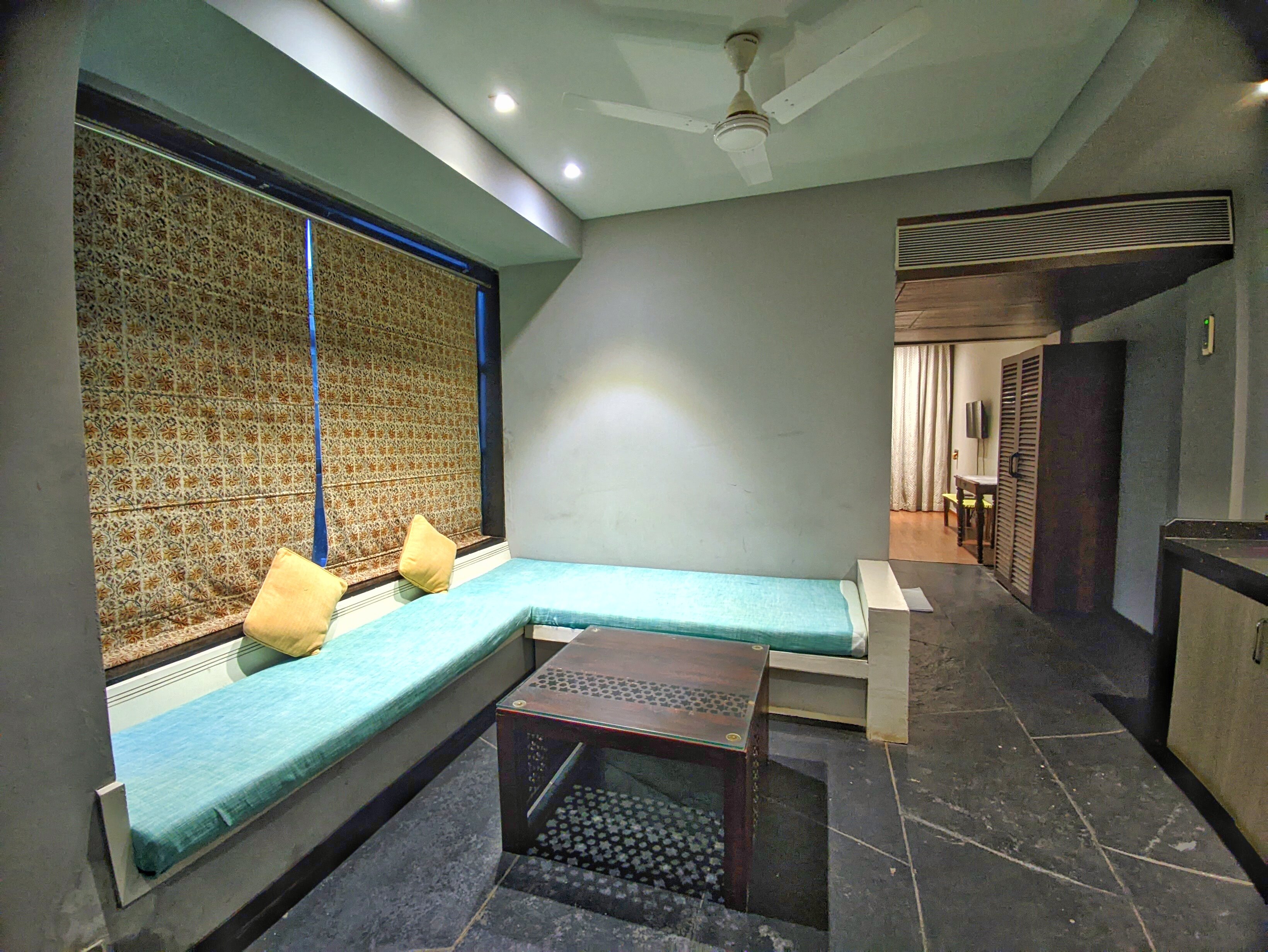 Localvibe - 8 bedroom private pool villa in Candolim - Tap to explore photos