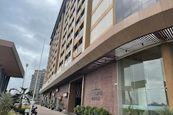 Weekend address by luxestay, Surat