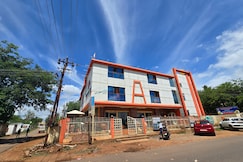 HotelGrandAkkamahadevi, Markapur