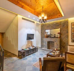 Living Room & Dining Area