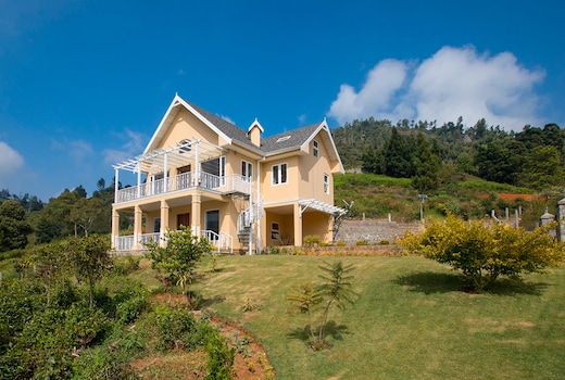 StayVista | Yellow Tulip Villa