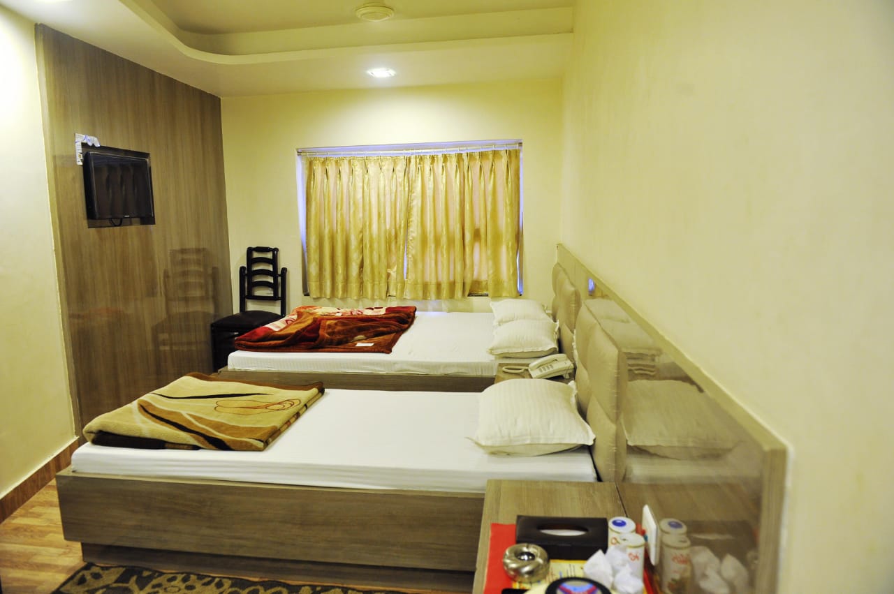 New Hotel Jannat - Tap to explore photos