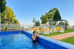 Winterline Gold Resort, Lansdowne