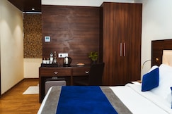 Jb Skyhilton, Lucknow