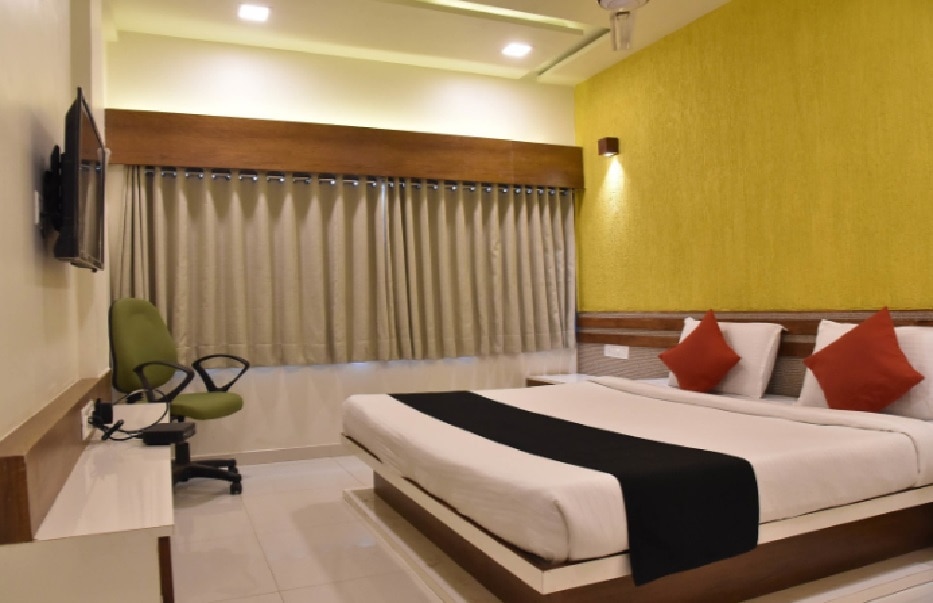 Hotel Satkar Guest House - Tap to explore photos