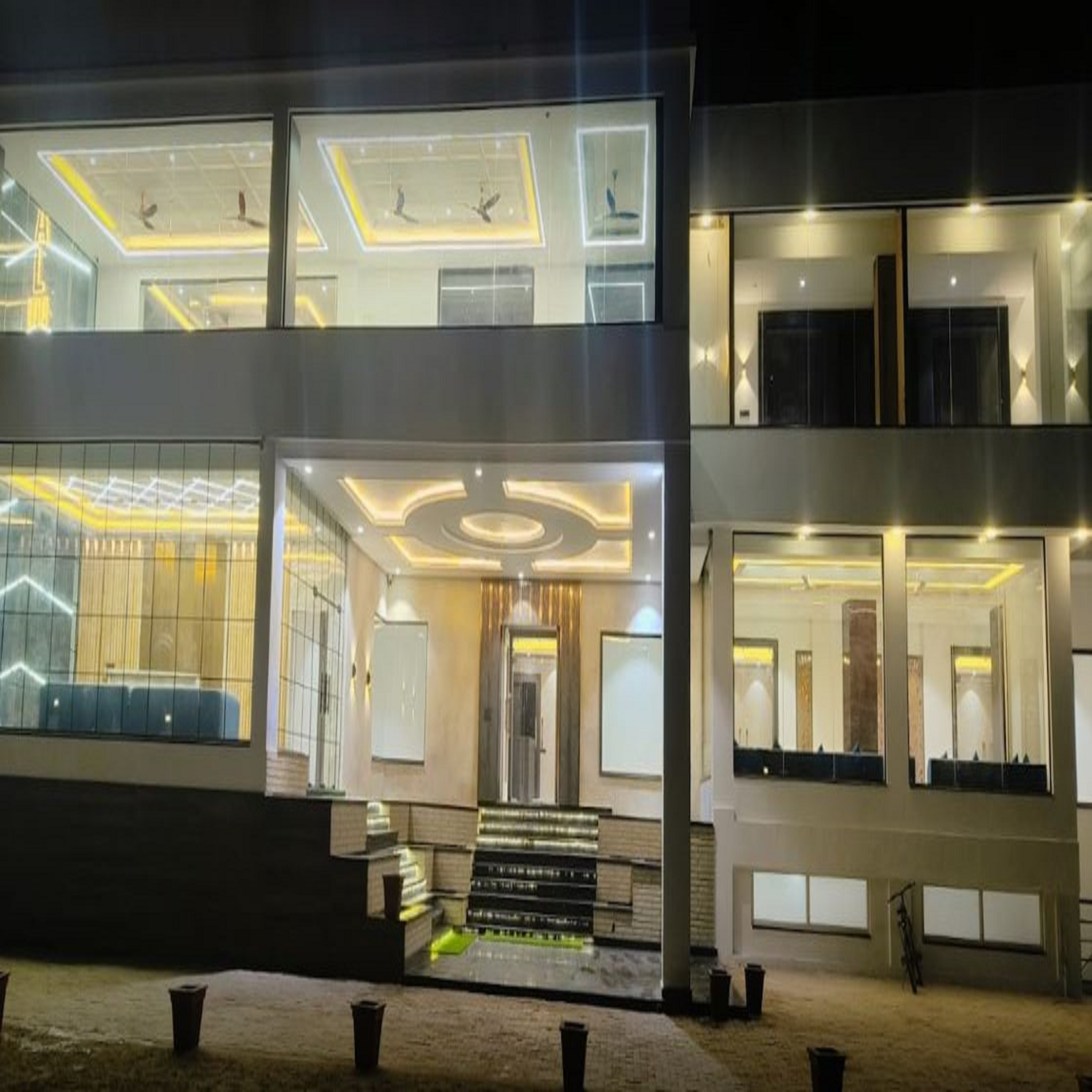Motel Royal Inn Alwar - Tap to explore photos