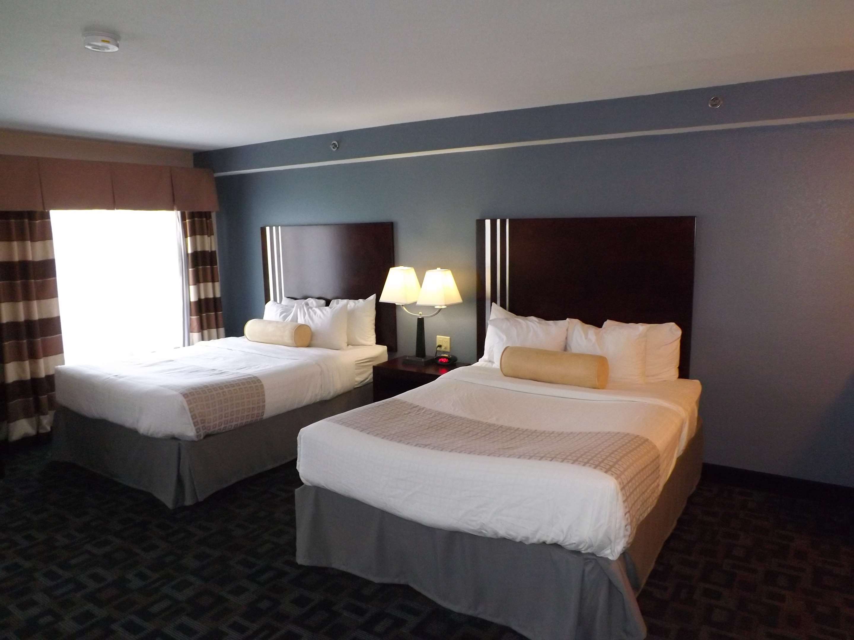 Best Western Plus Kalamazoo Suites - Tap to explore photos