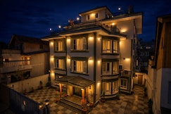 Hotel Mountain Nest (1Min walk to Dal Lake), Srinagar