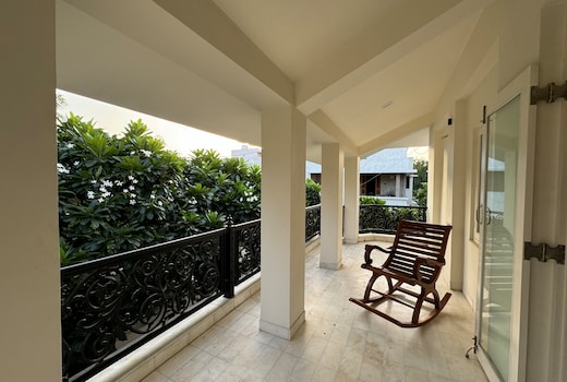 Balcony Suite in Chmpa Villa, Gandhinagar