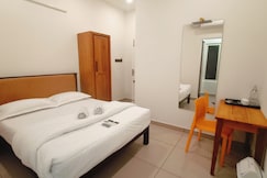 Soma.inn AC Rooms Near Trivandrum North railway, Thiruvananthapuram