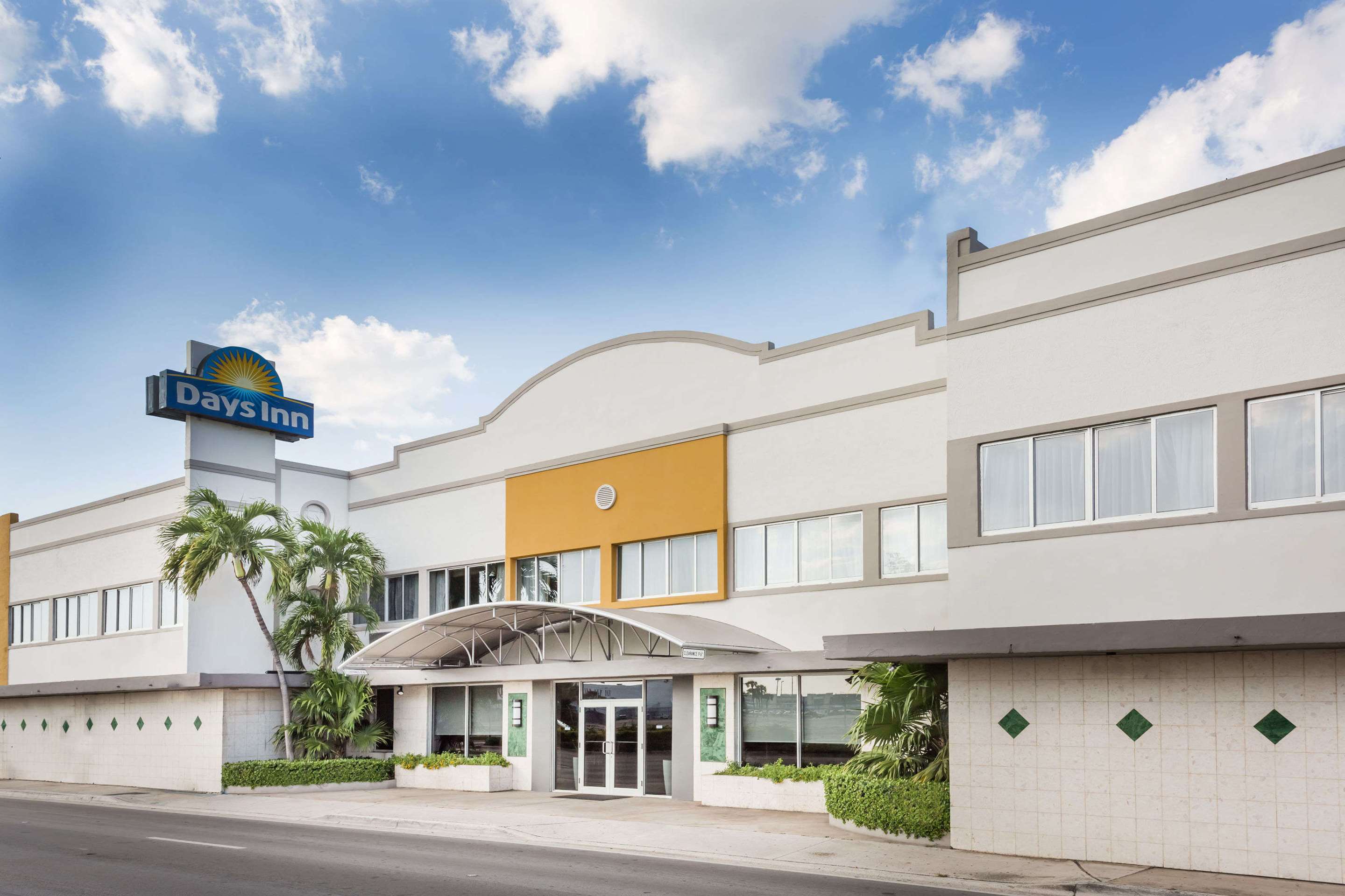Days Inn by Wyndham Miami Airport North - Tap to explore photos