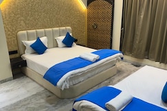 Hotel Indore Palace, Feel At Home (Newly Renovated Hotel), Shirdi