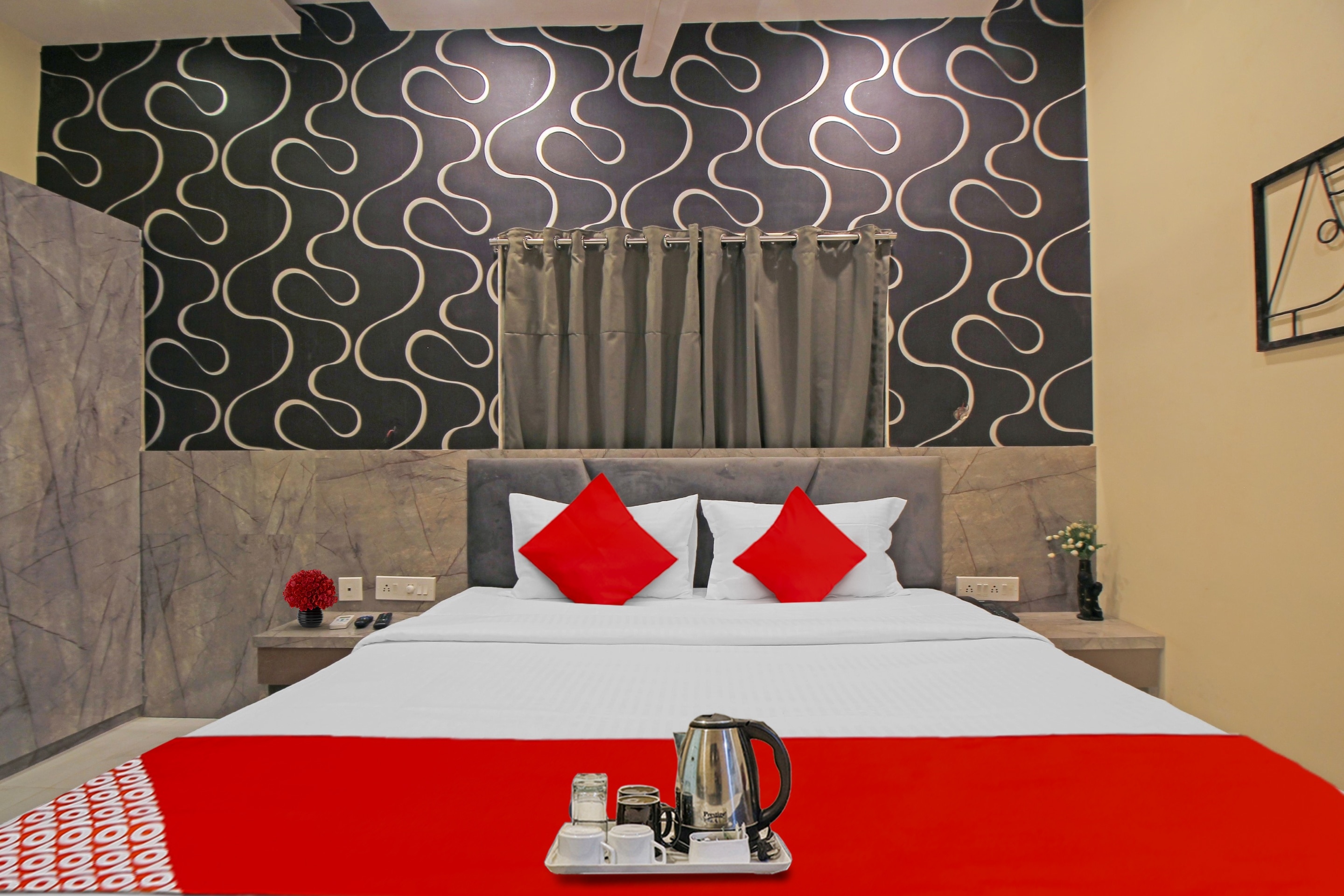 Hotel O Avenue Inn Near Birla Mandir - Tap to explore photos