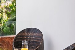 El Sereno 2BHK Stylish Apartment with Balcony & Pool Access (106), Goa