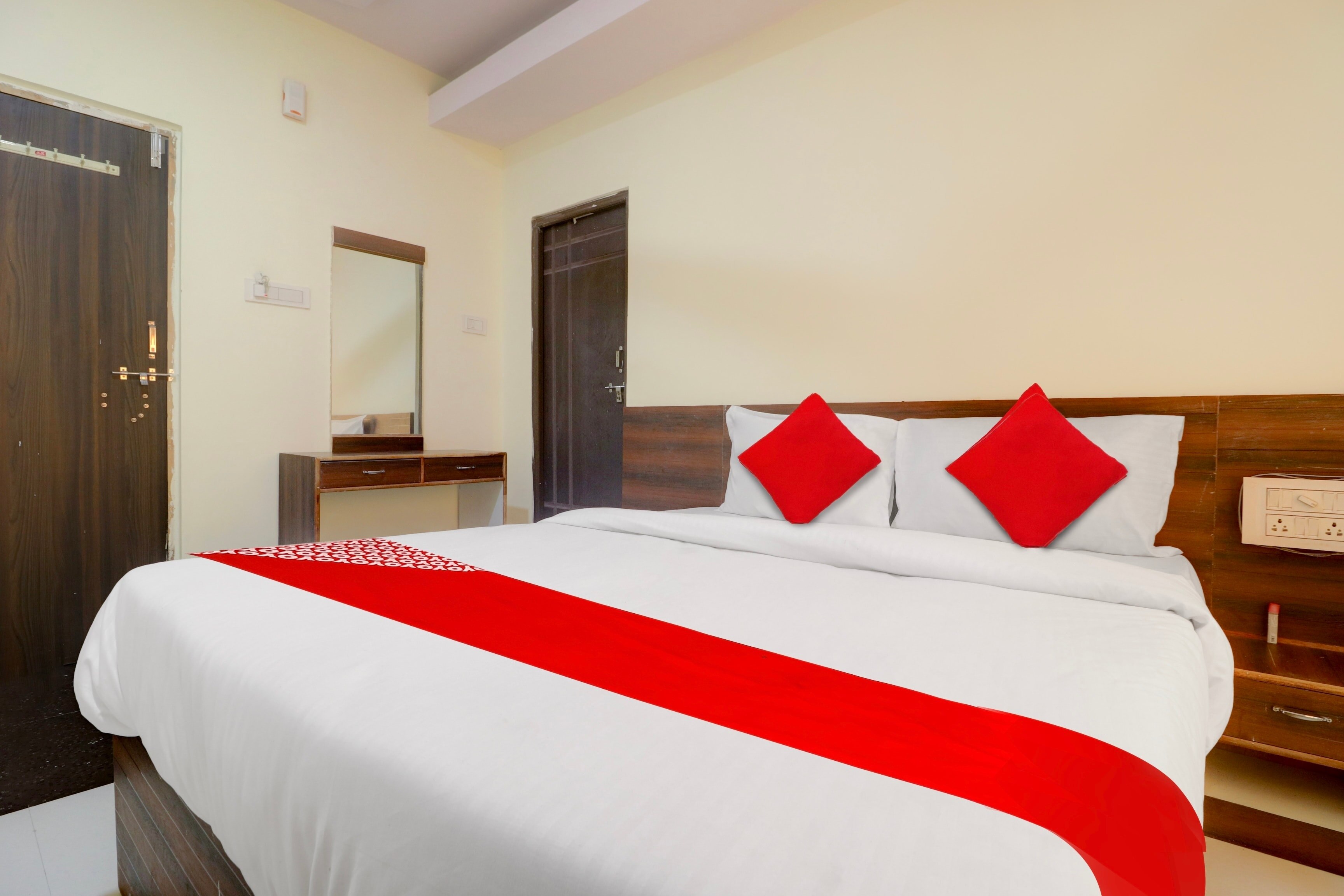 HOTEL O SHAZEB INTERNATIONAL - Tap to explore photos