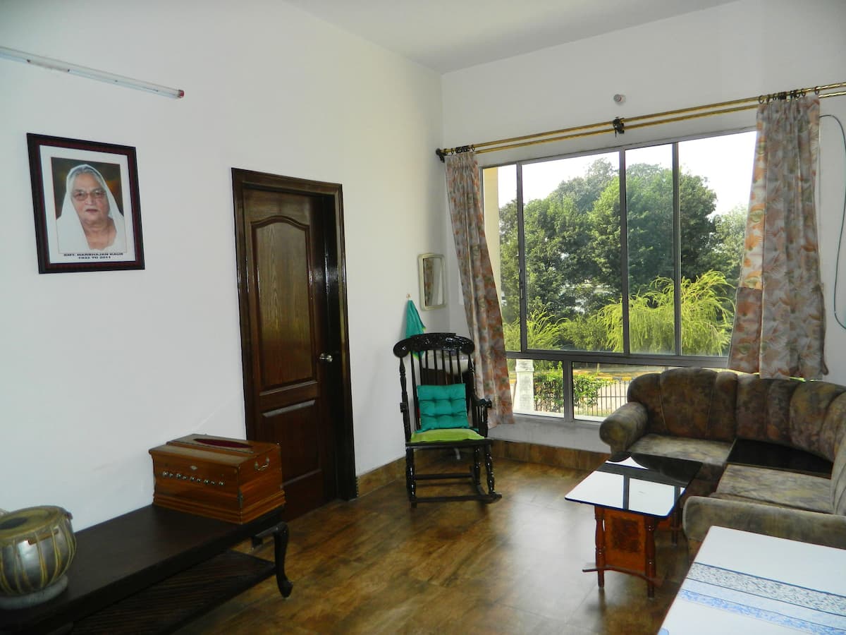 Amritsar Homestay - Tap to explore photos