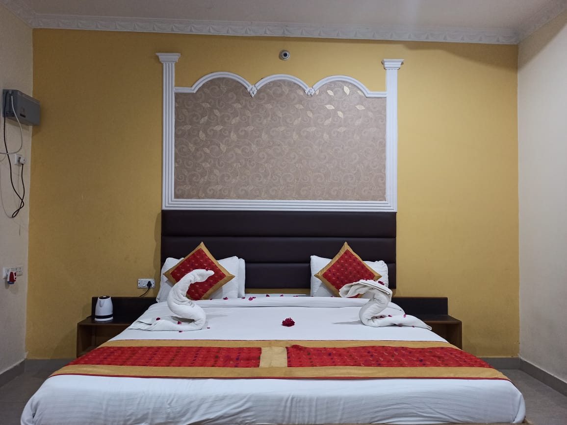 Hotel Samrat - Tap to explore photos