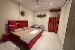 Trahes Signature Stay Modern 2BHK Luxury Home, Delhi