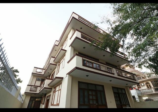 Bird Hawkins Residency Gurgaon Inr 357 Off 1400 - 