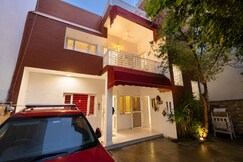 Homlee White House 5BHK Parking Max Hospital Saket, Delhi