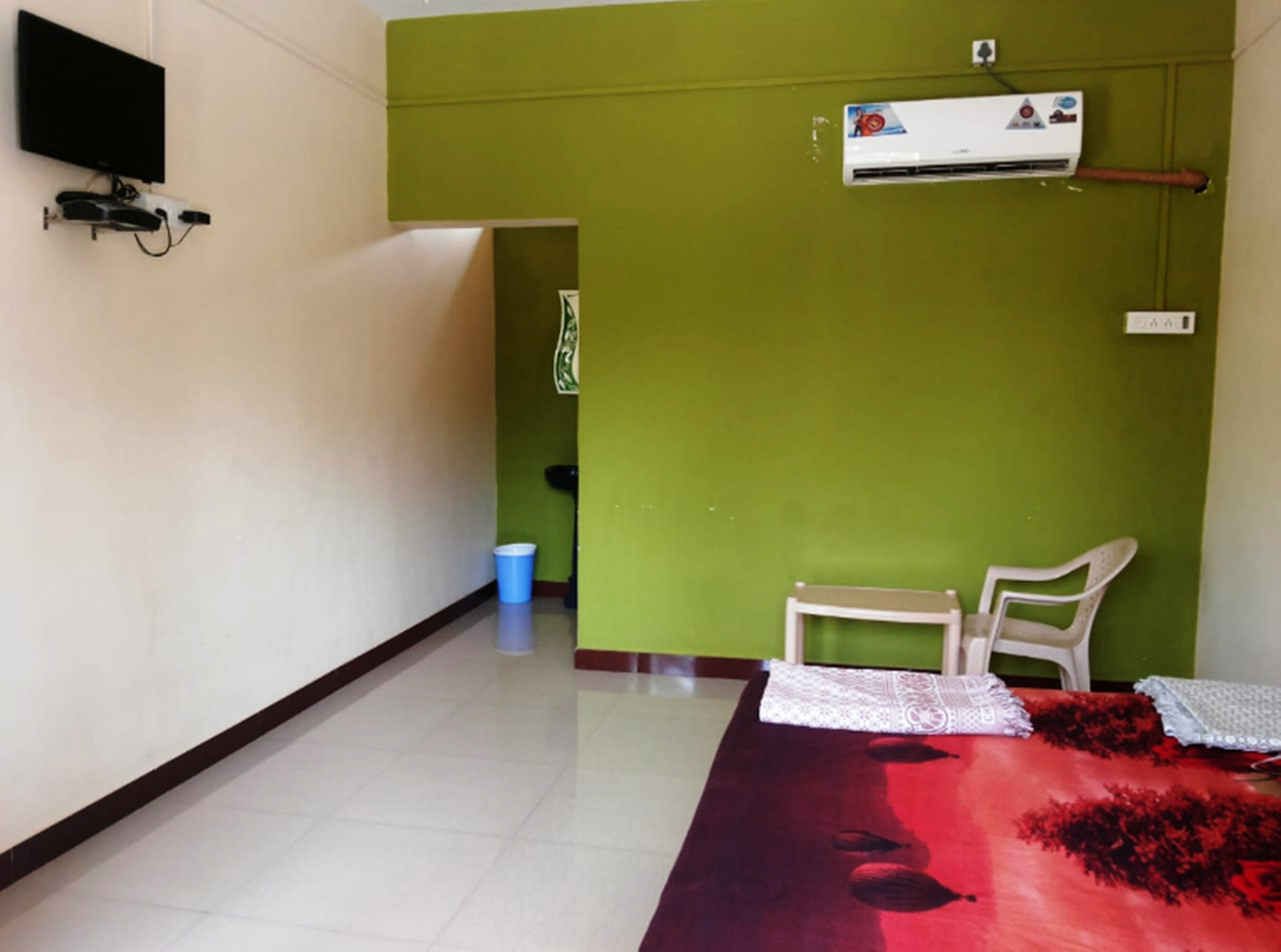 Shree Prasad Tourist Home  - Tap to explore photos