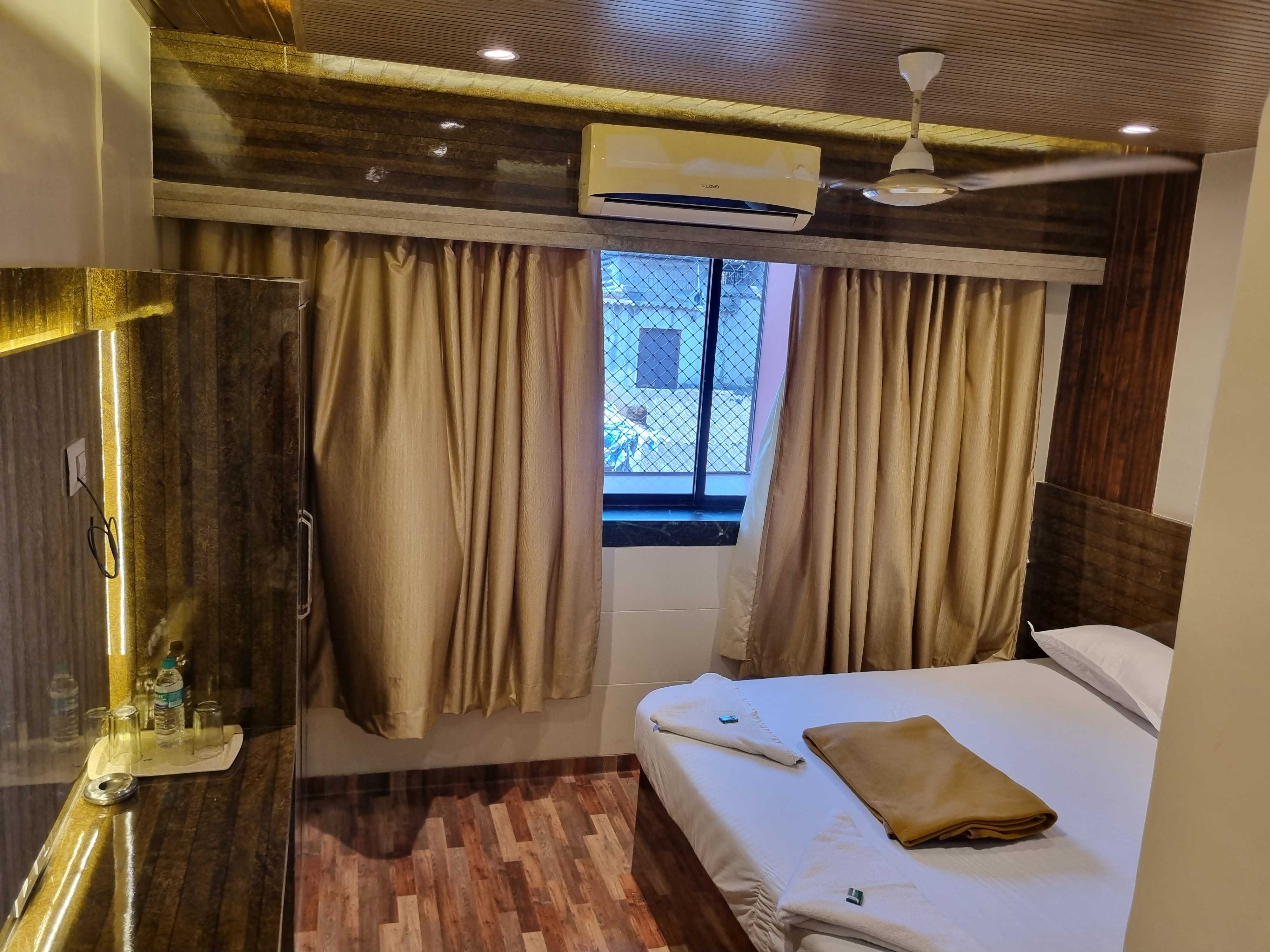Hotel O Om Sai Guest house - Tap to explore photos