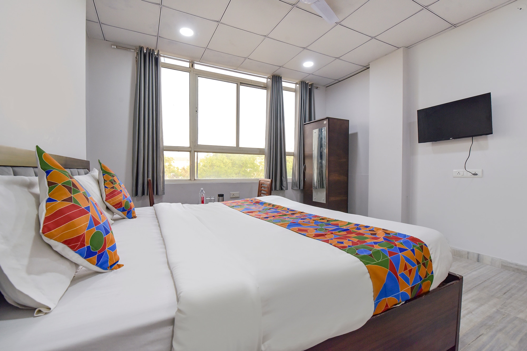 FabHotel Connect - Vidhan Sabha - Tap to explore photos
