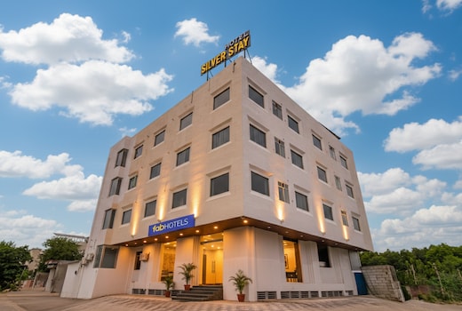 FabHotel Cozzy Stay
