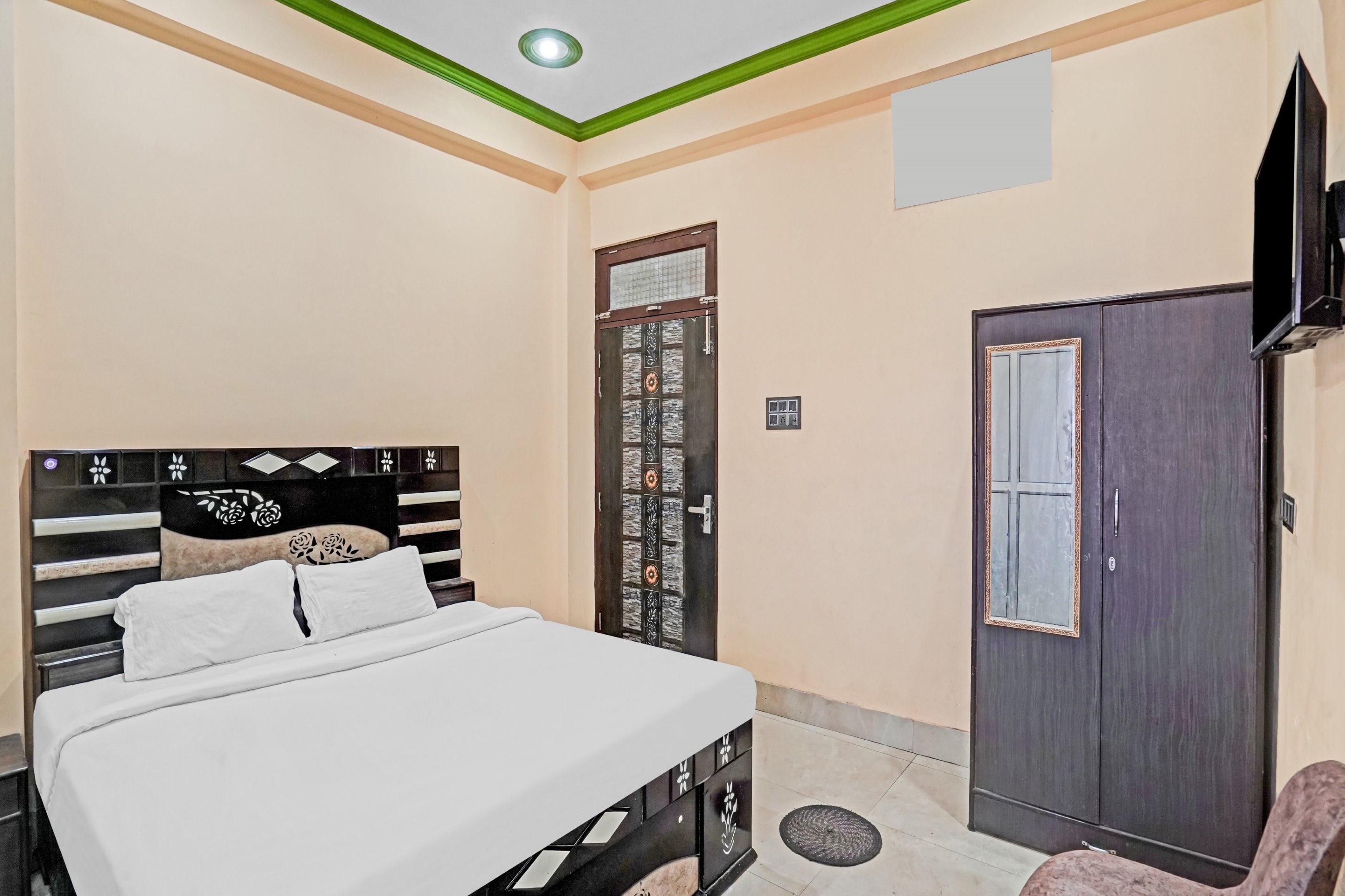 Hotel O Chhaya Mansion - Tap to explore photos