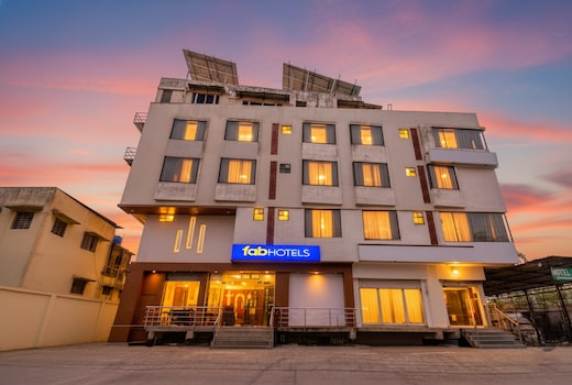 FabHotel Prime The Grand Manmuralidhar - Sindhi camp
