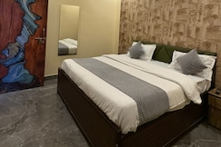 Hotel Chandraj Residency Noida, Noida