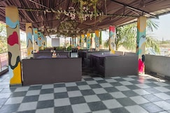 Hotel O P P Palm Retreat, Bhopal