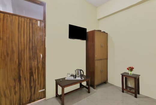 OYO 808576 HOTEL SILVER DREAMS