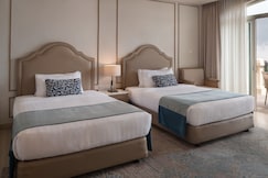 Twin Lakes Hotel near Tagaytay, Silang