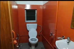 OYO City Telegraph Near St. Thomas's Church, Kolkata