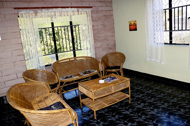 Homevilas- 2211Bewitching Homestay With Breakfast - Tap to explore photos