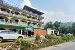 HOTEL GAURI SHANKAR, Barkot