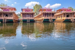 Wangnoo Sheraton Houseboat, Srinagar