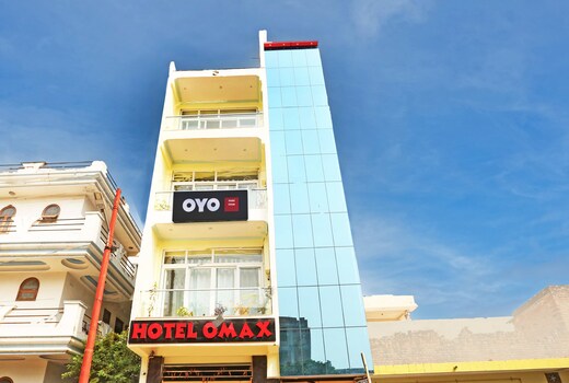 Super OYO 818850 Hotel Omex