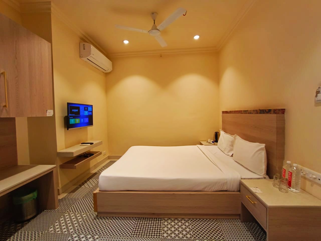 STANDARD ROOM 1