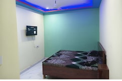 Hotel blue moon, Rewa