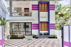 Rams Guest House with Kitchen Near Kochu Veli Railway station & Lulu Mall, Nedumangad