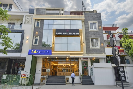FabHotel Pink City - World Trade Park
