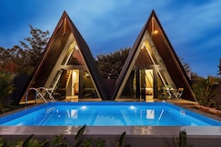 The Dune Retreat by StayJade|Pool|Twin VIllas, Bangalore