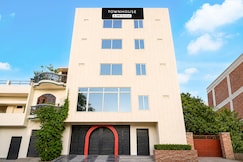 Collection O Vikas Bhawan Sarvodaya Nagar, Lucknow